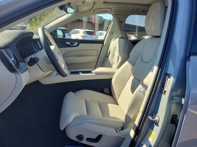 Photo of 2025 Metallic Volvo XC60 Plug-In Hybrid