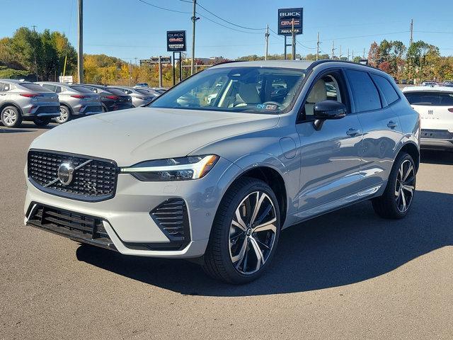 Photo of 2025 Metallic Volvo XC60 Plug-In Hybrid