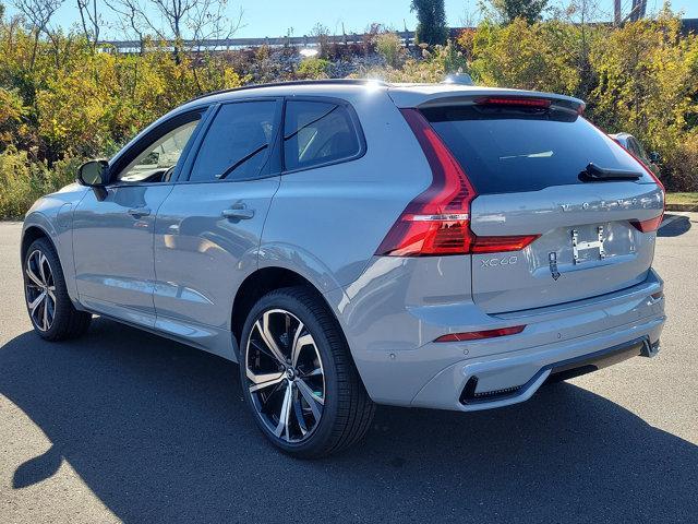 Photo of 2025 Metallic Volvo XC60 Plug-In Hybrid