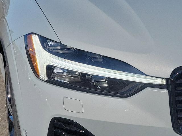 Photo of 2025 Metallic Volvo XC60 Plug-In Hybrid