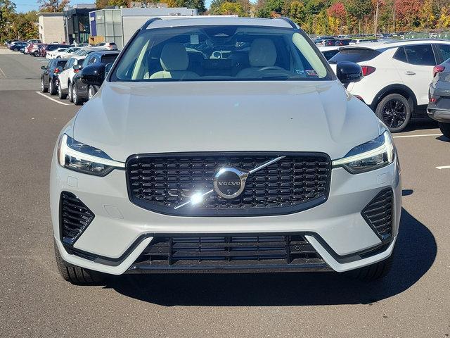 Photo of 2025 Metallic Volvo XC60 Plug-In Hybrid