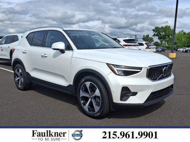 2025 Volvo XC40