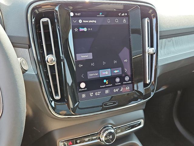 Photo of 2026 Metallic Volvo XC40