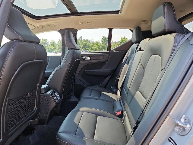 Photo of 2026 Metallic Volvo XC40