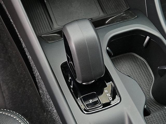 Photo of 2025 Onyx Black Metallic Volvo XC40
