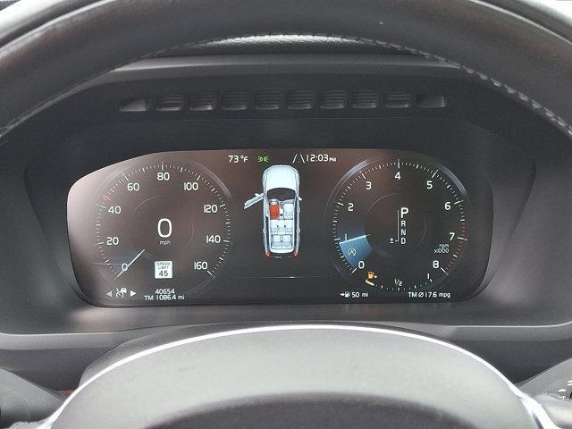 Photo of 2022 Onyx Black Metallic Volvo XC90