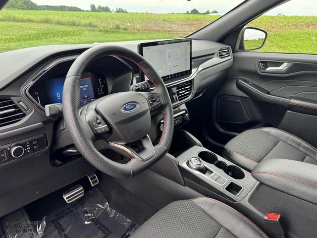 Photo of 2023 Black Ford Escape