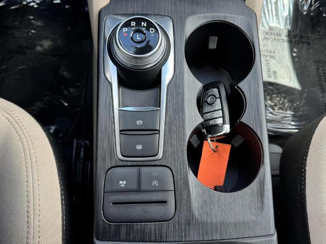 Photo of 2022 Atlas Blue Metallic Ford Escape