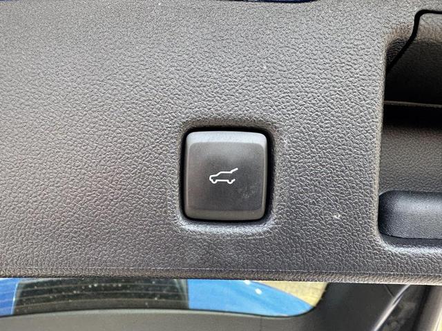 Photo of 2022 Atlas Blue Metallic Ford Escape