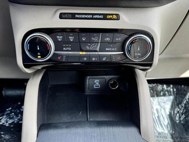 Photo of 2022 Atlas Blue Metallic Ford Escape