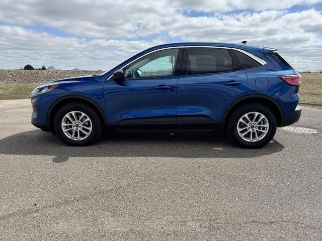 Photo of 2022 Atlas Blue Metallic Ford Escape