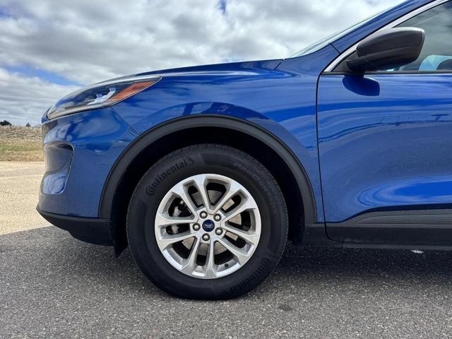 Photo of 2022 Atlas Blue Metallic Ford Escape