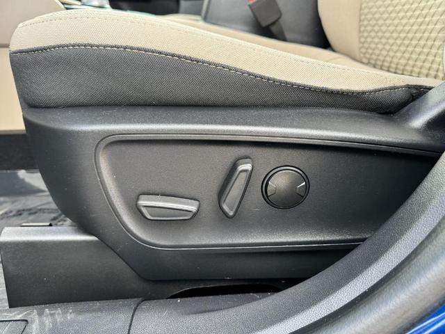 Photo of 2022 Atlas Blue Metallic Ford Escape