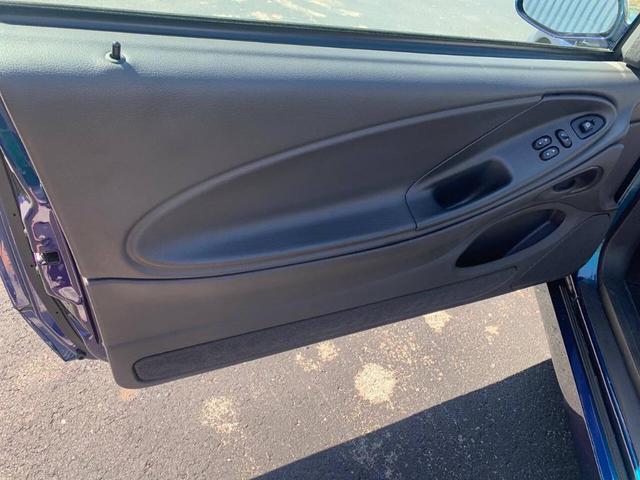 Photo of 2004 Mystichrome Ford Mustang