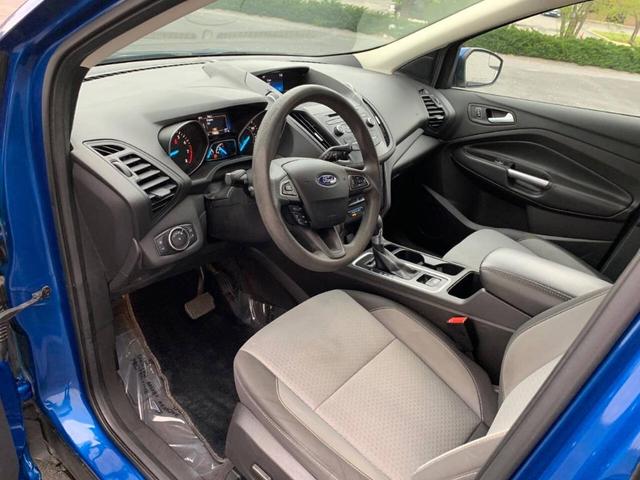 Photo of 2017 Lightning Blue Ford Escape