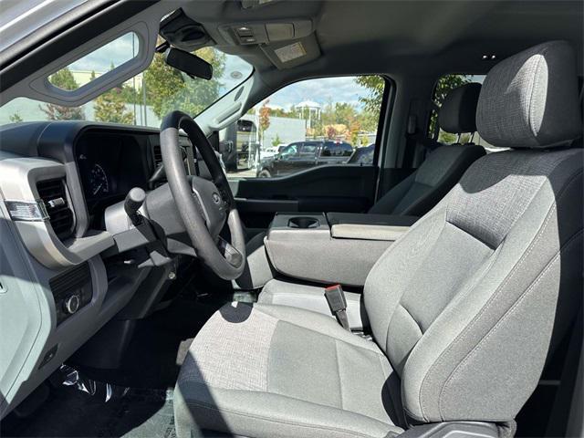 Photo of 2025 Oxford White Ford F-250