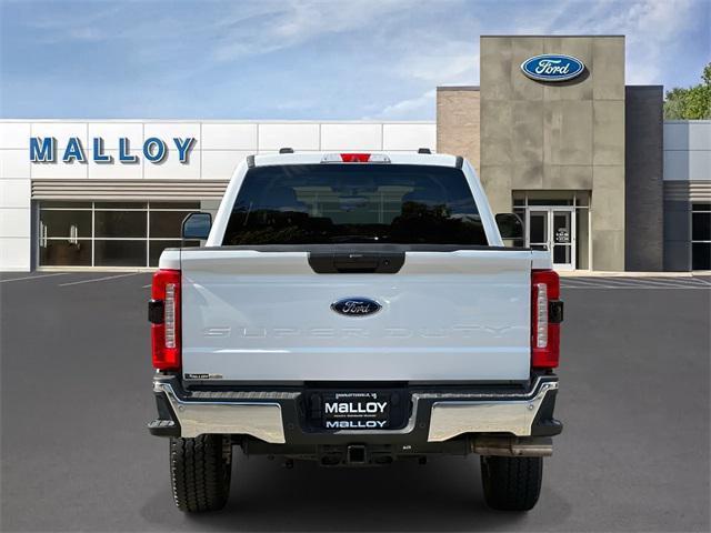 Photo of 2025 Oxford White Ford F-250