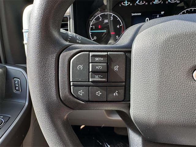 Photo of 2025 Oxford White Ford F-250