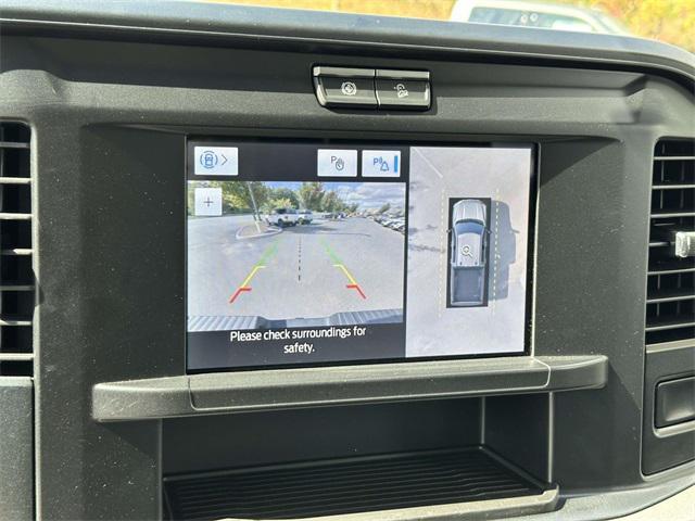 Photo of 2025 Oxford White Ford F-250