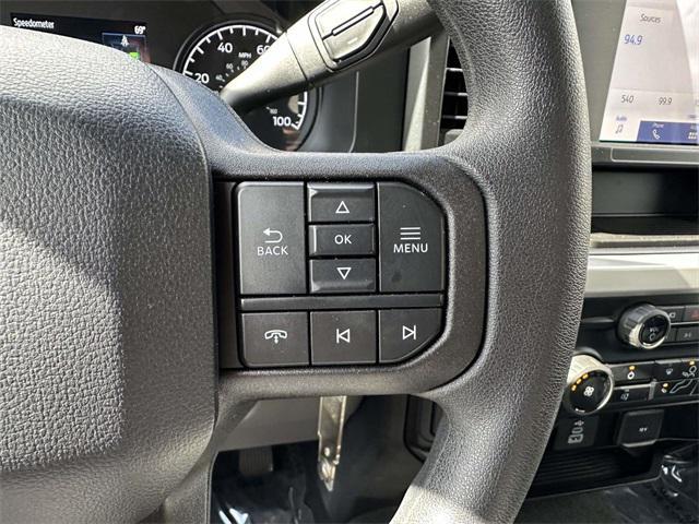 Photo of 2025 Oxford White Ford F-250