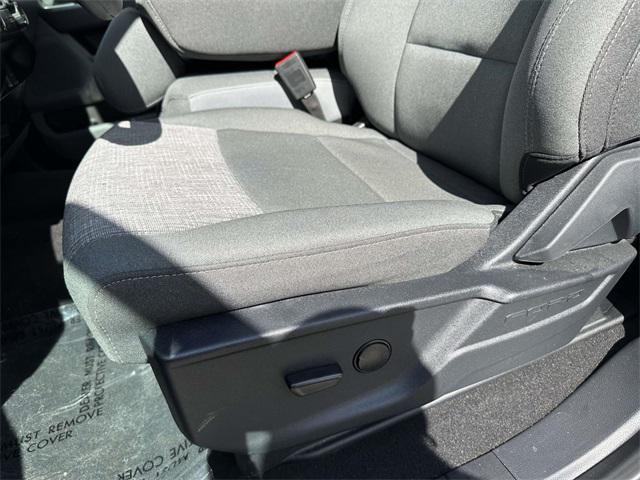 Photo of 2025 Oxford White Ford F-250