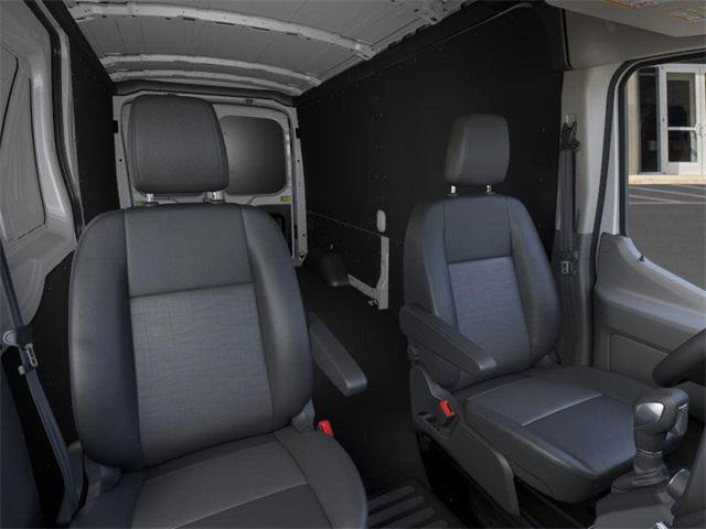 Photo of 2025 Oxford White Ford Transit-250