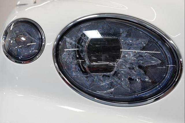 Photo of 2021 Glacier White Solid Bentley Bentayga