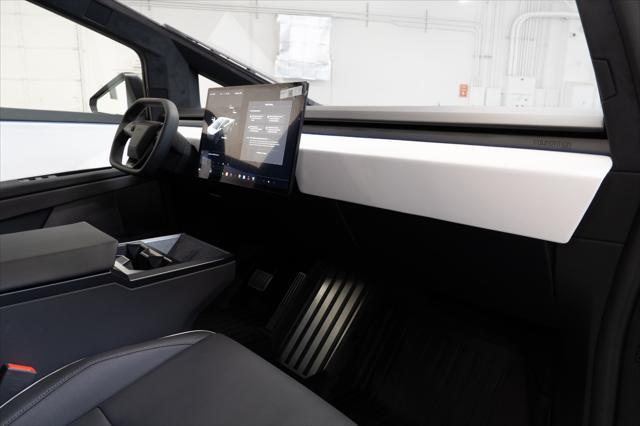 Photo of 2024 Stainless Steel Tesla Cybertruck