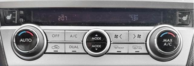 Photo of 2015 Ice Silver Metallic Subaru Legacy
