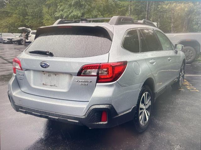 Photo of 2018 Ice Silver Metallic Subaru Outback
