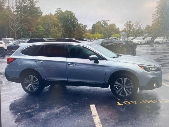 Photo of 2018 Ice Silver Metallic Subaru Outback