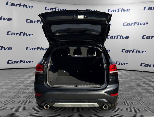 Photo of 2021 Black Sapphire Metallic BMW X1