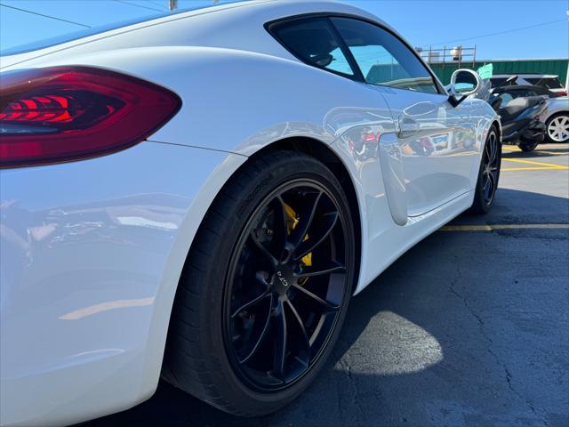 Photo of 2016 Carrara White Metallic Porsche Cayman