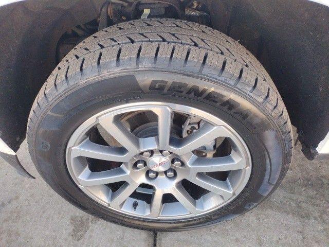 Photo of 2021 Summit White GMC Canyon