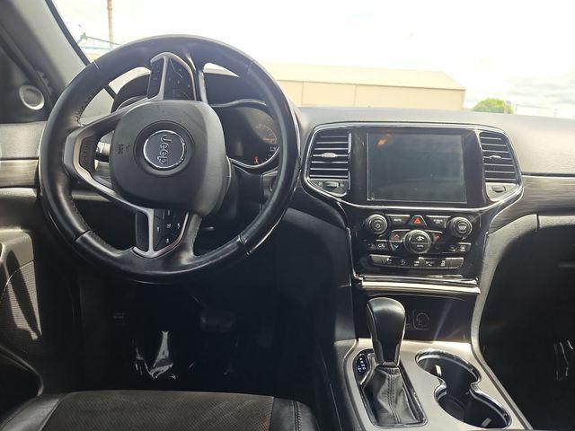 Photo of 2019 Diamond Black Crystal Pearlcoat Jeep Grand Cherokee