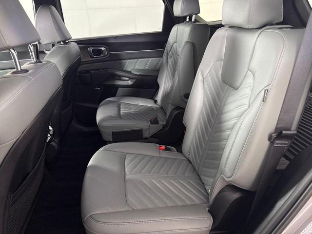 Photo of 2025 Wolf Gray Kia Sorento