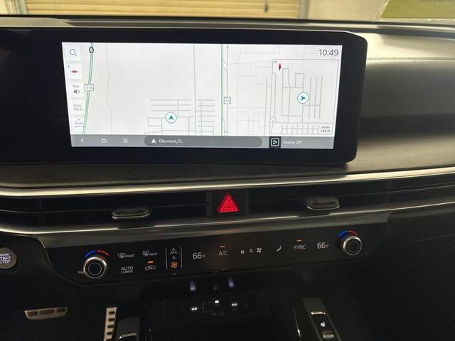 Photo of 2025 Wolf Gray Kia Sorento