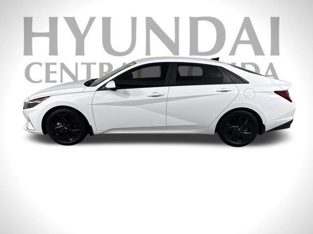 Photo of 2023 Ceramic White Hyundai ELANTRA HEV