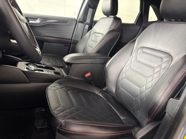 Photo of 2024 Vapor Blue Metallic Ford Escape