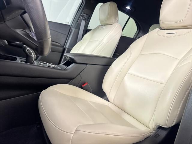 Photo of 2019 Radiant Silver Metallic Cadillac XT4