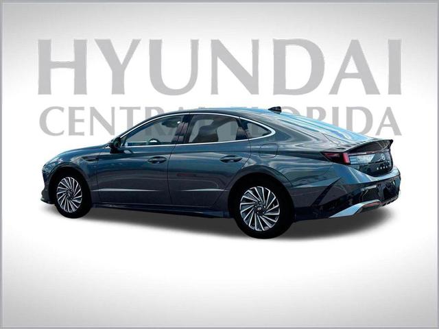 Photo of 2025 Portofino Gray Hyundai SONATA Hybrid