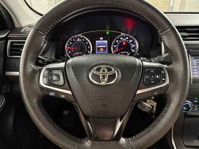 Photo of 2017 Blizzard Pearl Toyota Camry