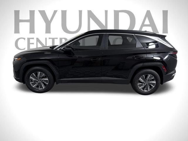 Photo of 2023 Phantom Black Hyundai TUCSON Hybrid