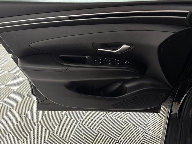 Photo of 2023 Phantom Black Hyundai TUCSON Hybrid