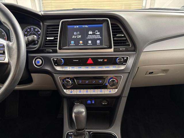 Photo of 2018 Electric Blue Hyundai SONATA