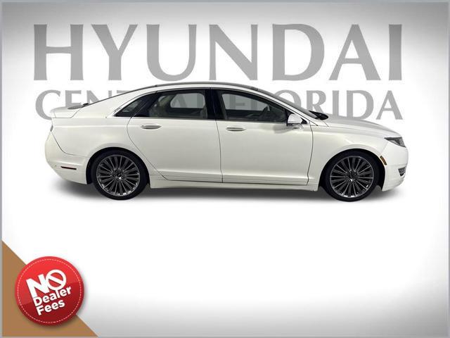 Photo of 2013 White Platinum Metallic Tri-Coat Lincoln MKZ