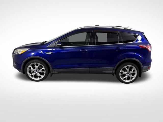 Photo of 2016 Blue Ford Escape