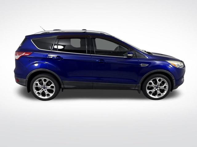 Photo of 2016 Blue Ford Escape