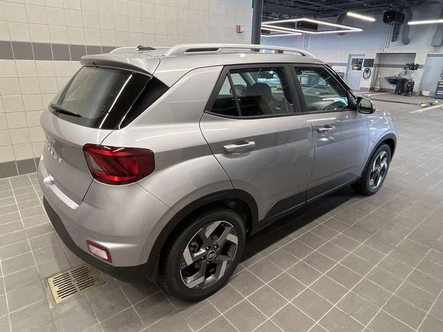 Photo of 2025 Shimmering Silver Hyundai VENUE