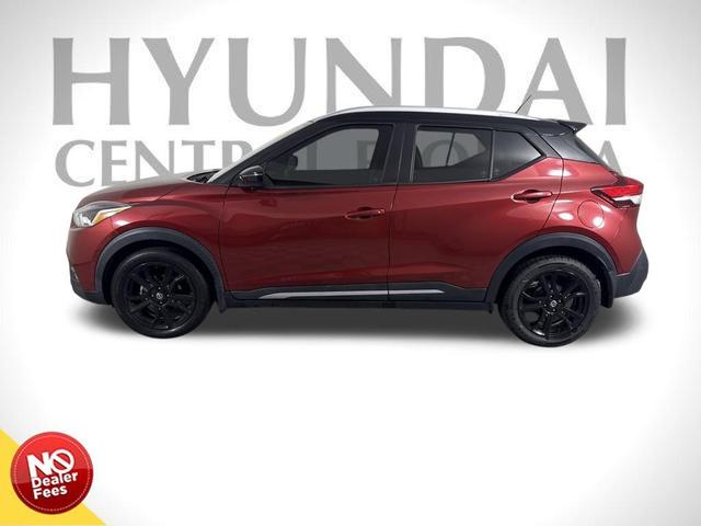 Photo of 2019 Cayenne Red/Super Black Nissan Kicks